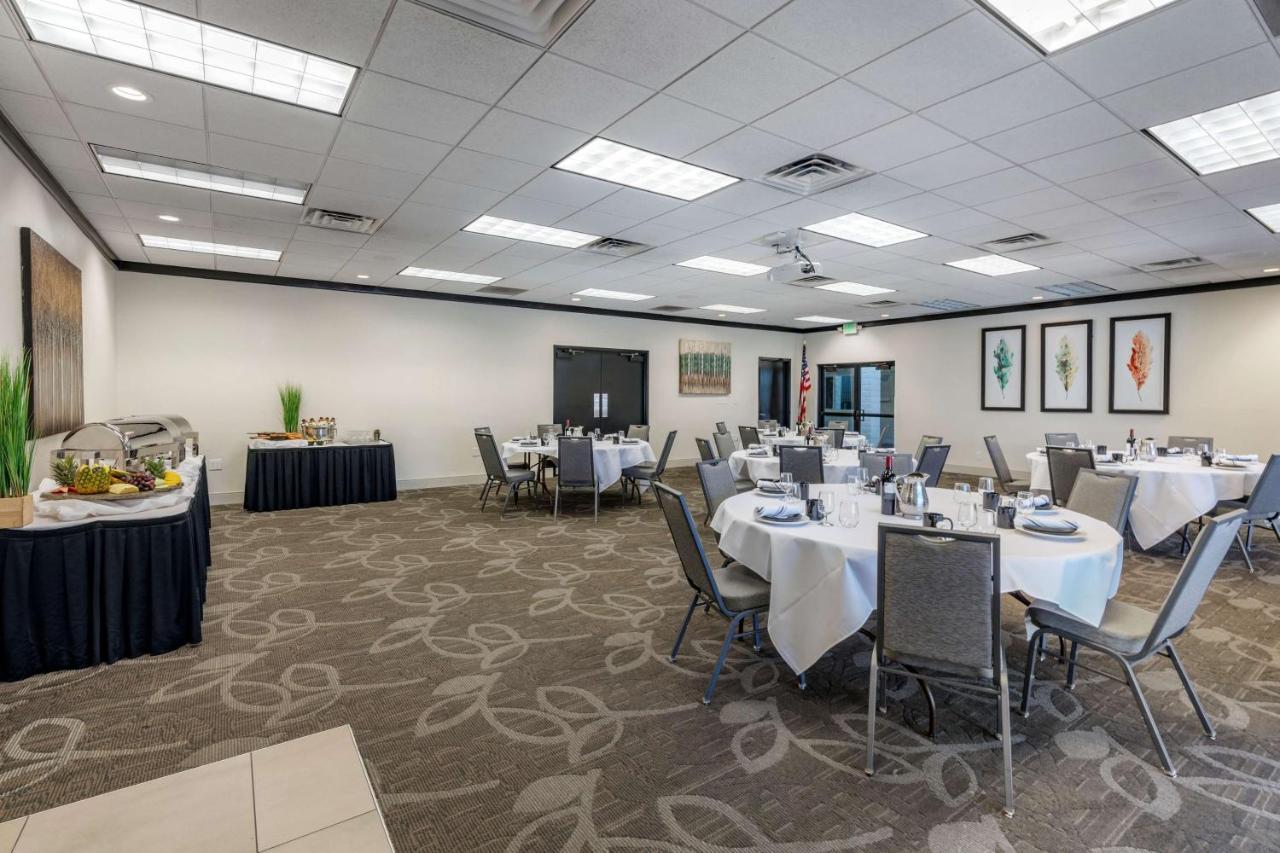 Best Western Plus Hilltop Inn Redding Ngoại thất bức ảnh