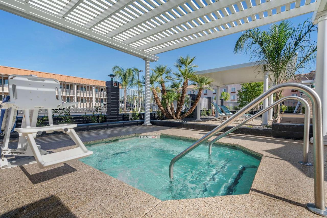 Best Western Plus Hilltop Inn Redding Ngoại thất bức ảnh