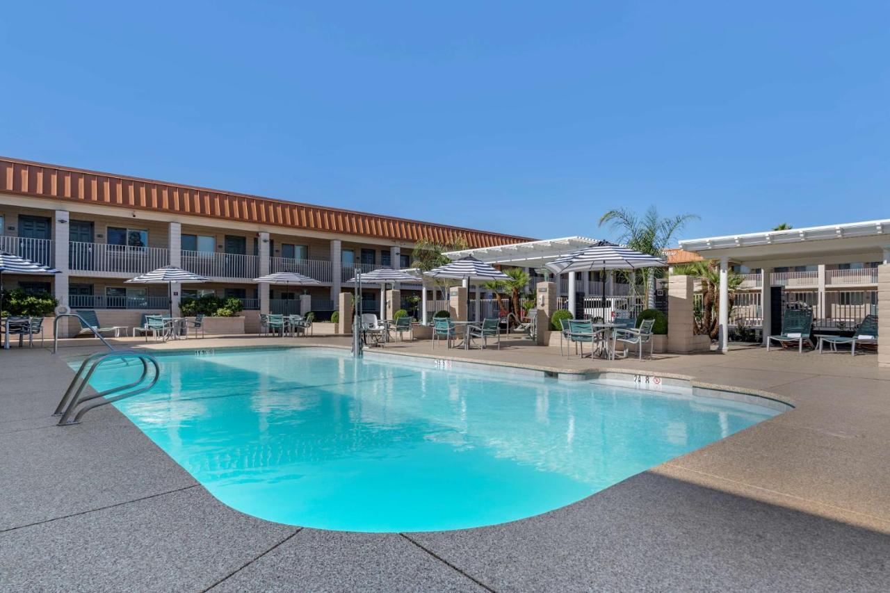 Best Western Plus Hilltop Inn Redding Ngoại thất bức ảnh