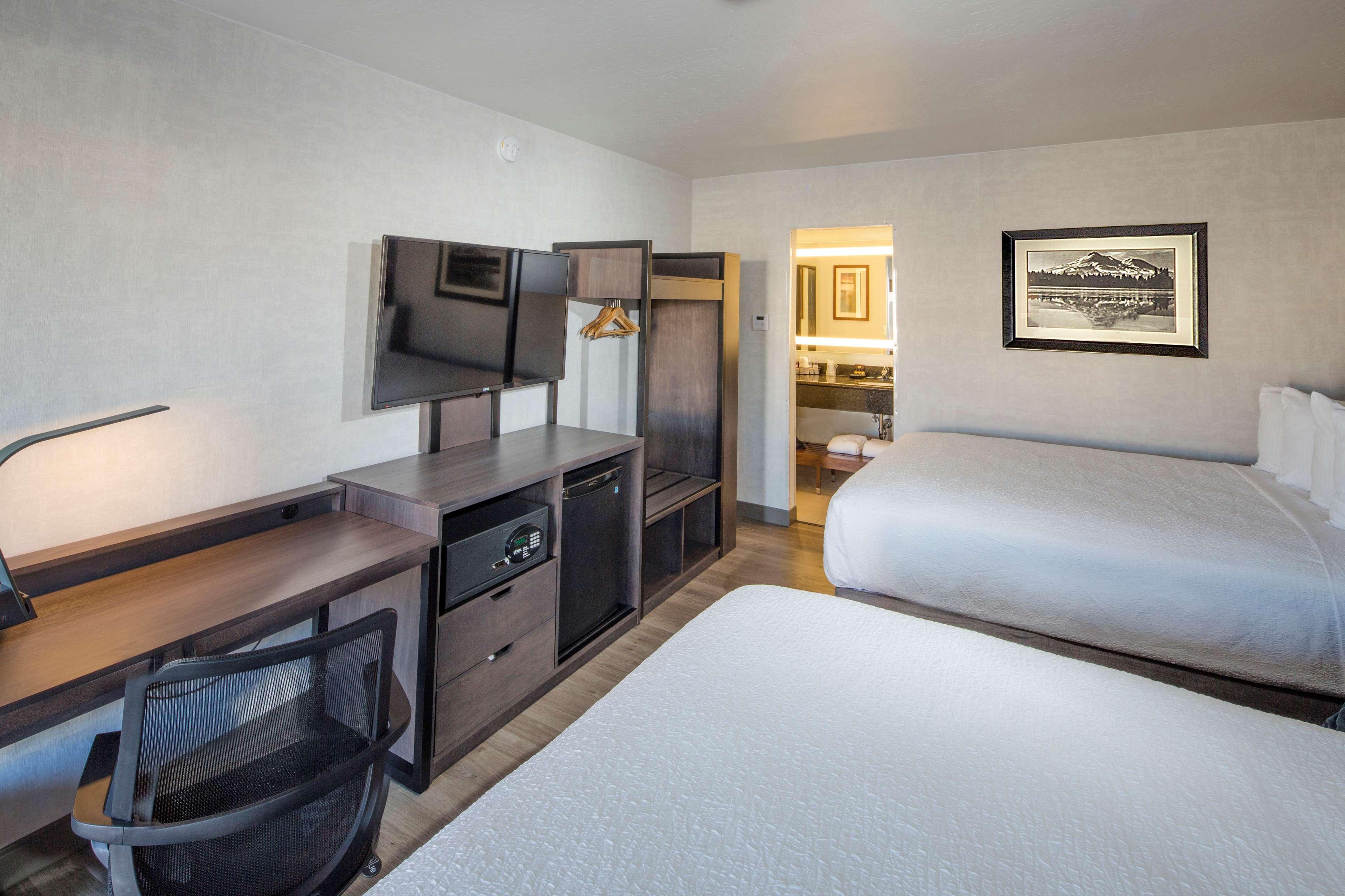 Best Western Plus Hilltop Inn Redding Ngoại thất bức ảnh