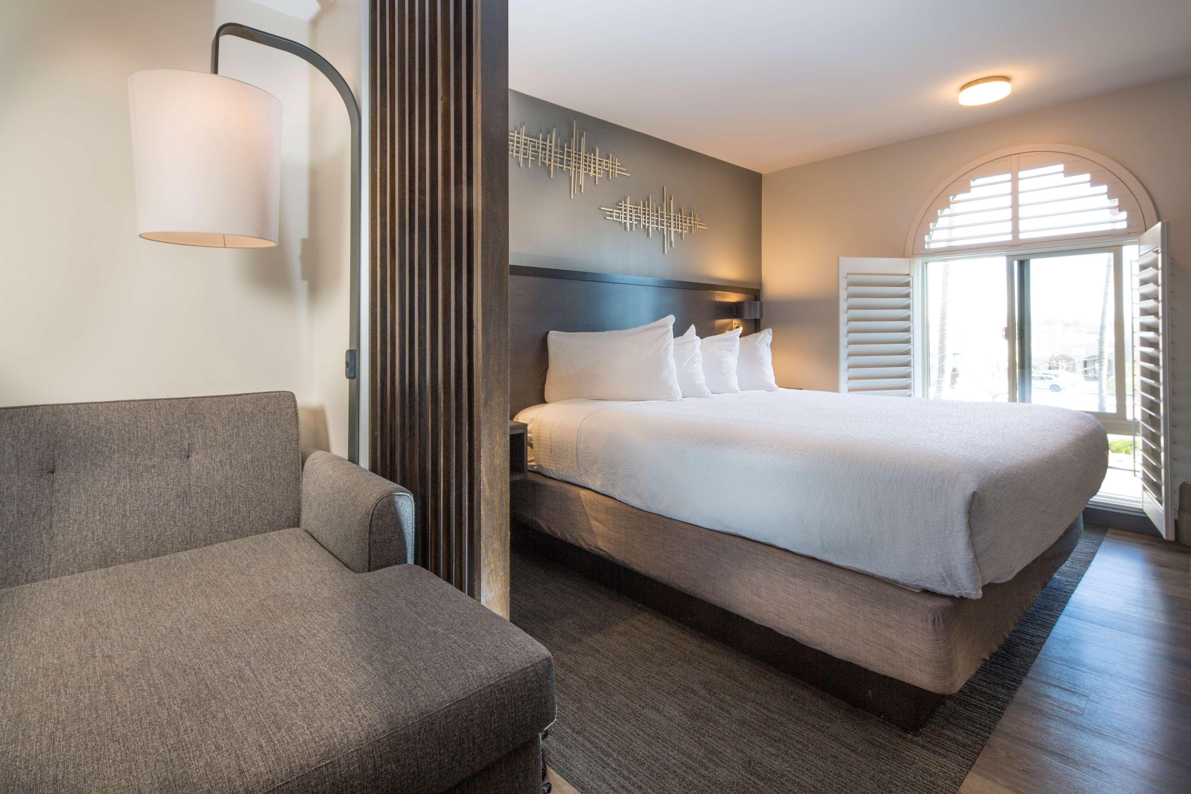 Best Western Plus Hilltop Inn Redding Ngoại thất bức ảnh