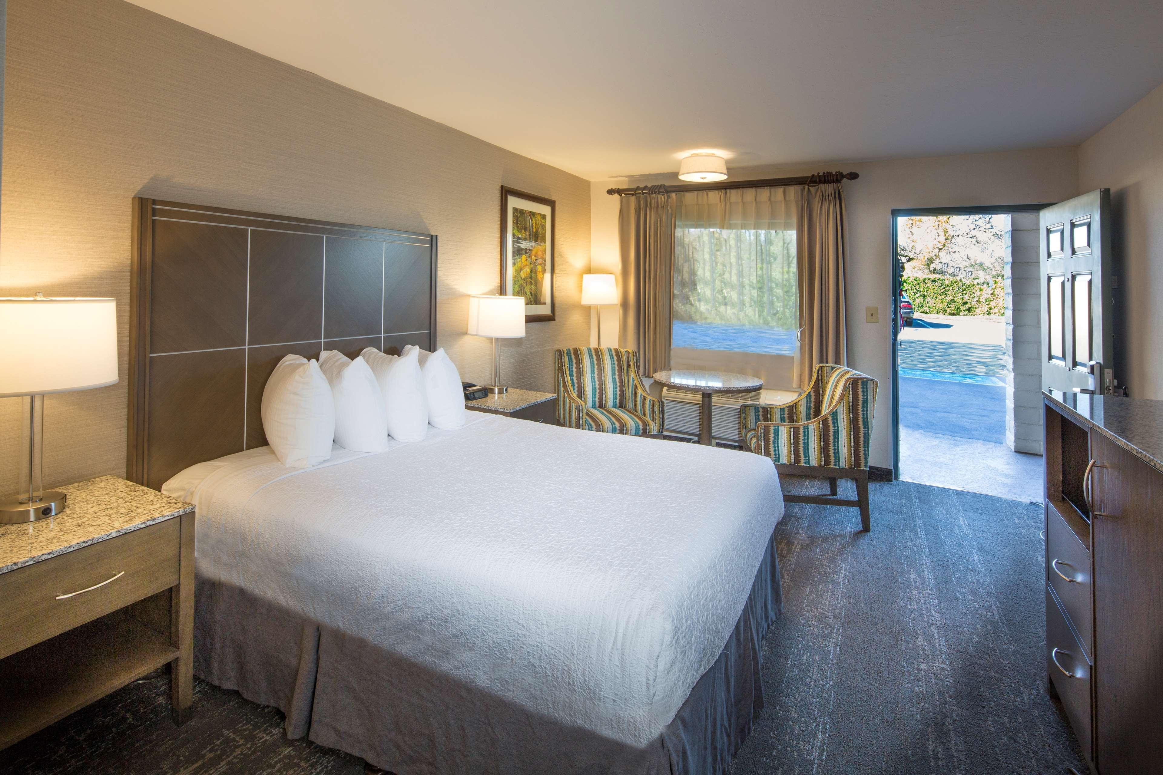 Best Western Plus Hilltop Inn Redding Ngoại thất bức ảnh