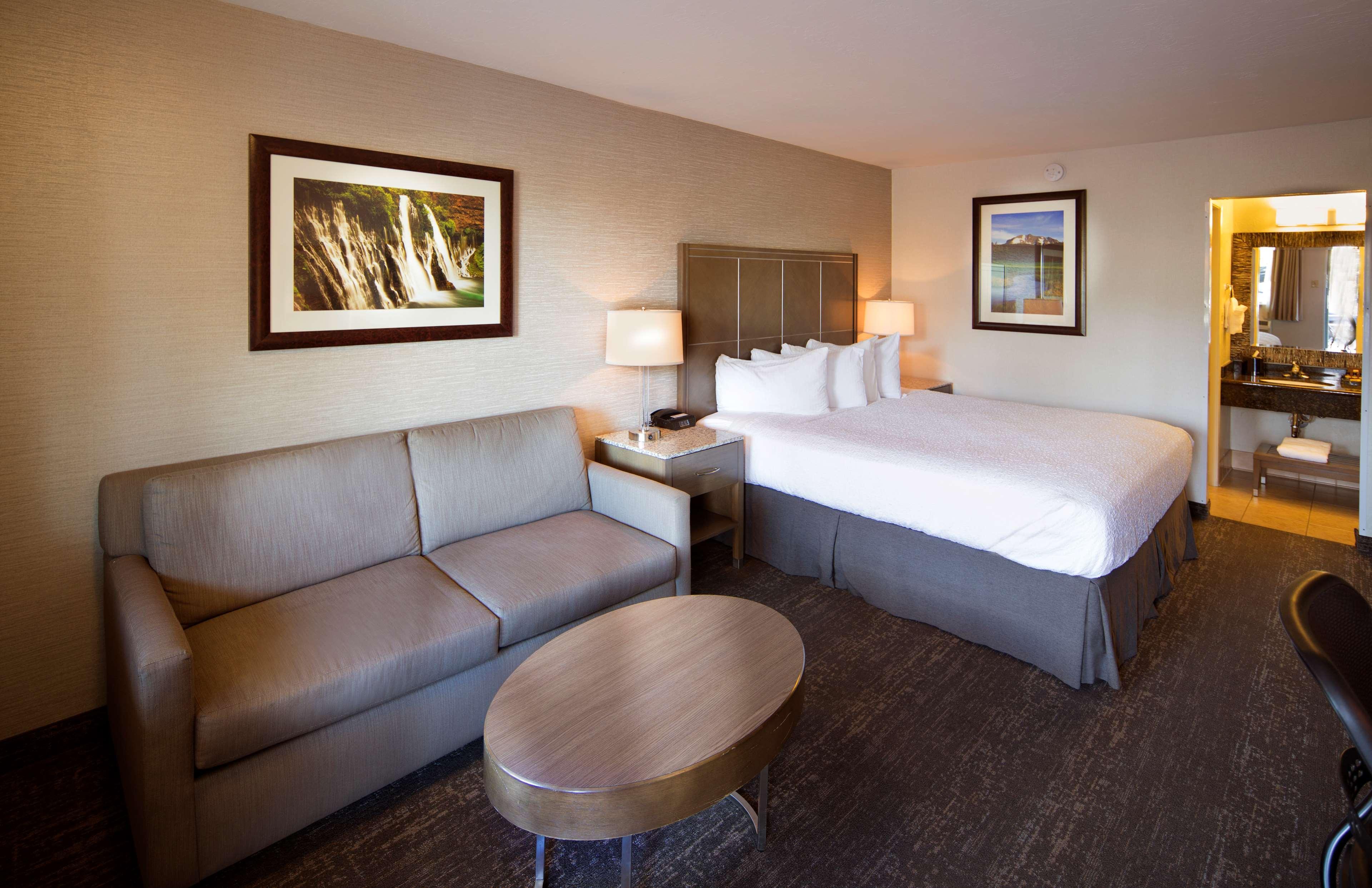 Best Western Plus Hilltop Inn Redding Ngoại thất bức ảnh
