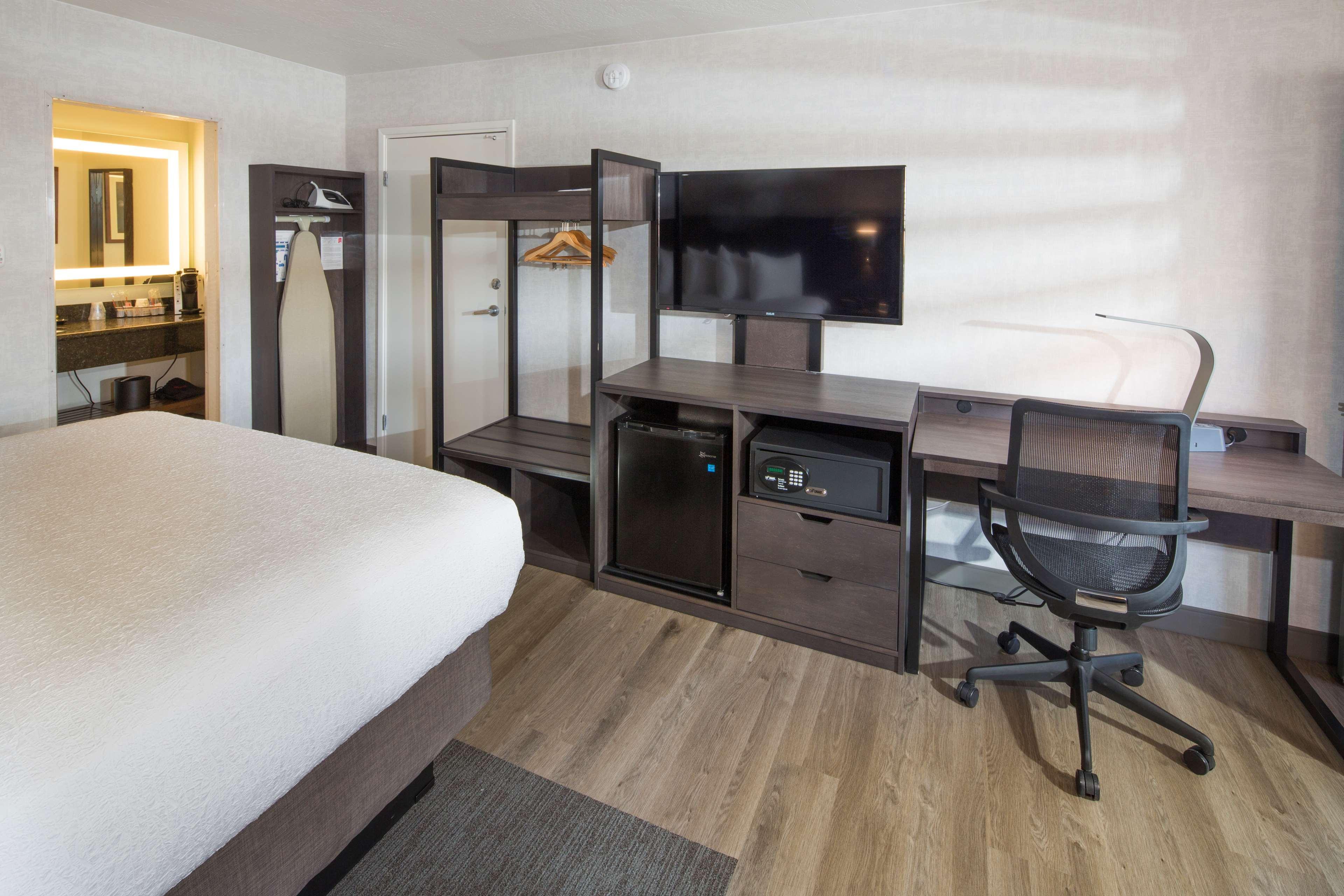 Best Western Plus Hilltop Inn Redding Ngoại thất bức ảnh