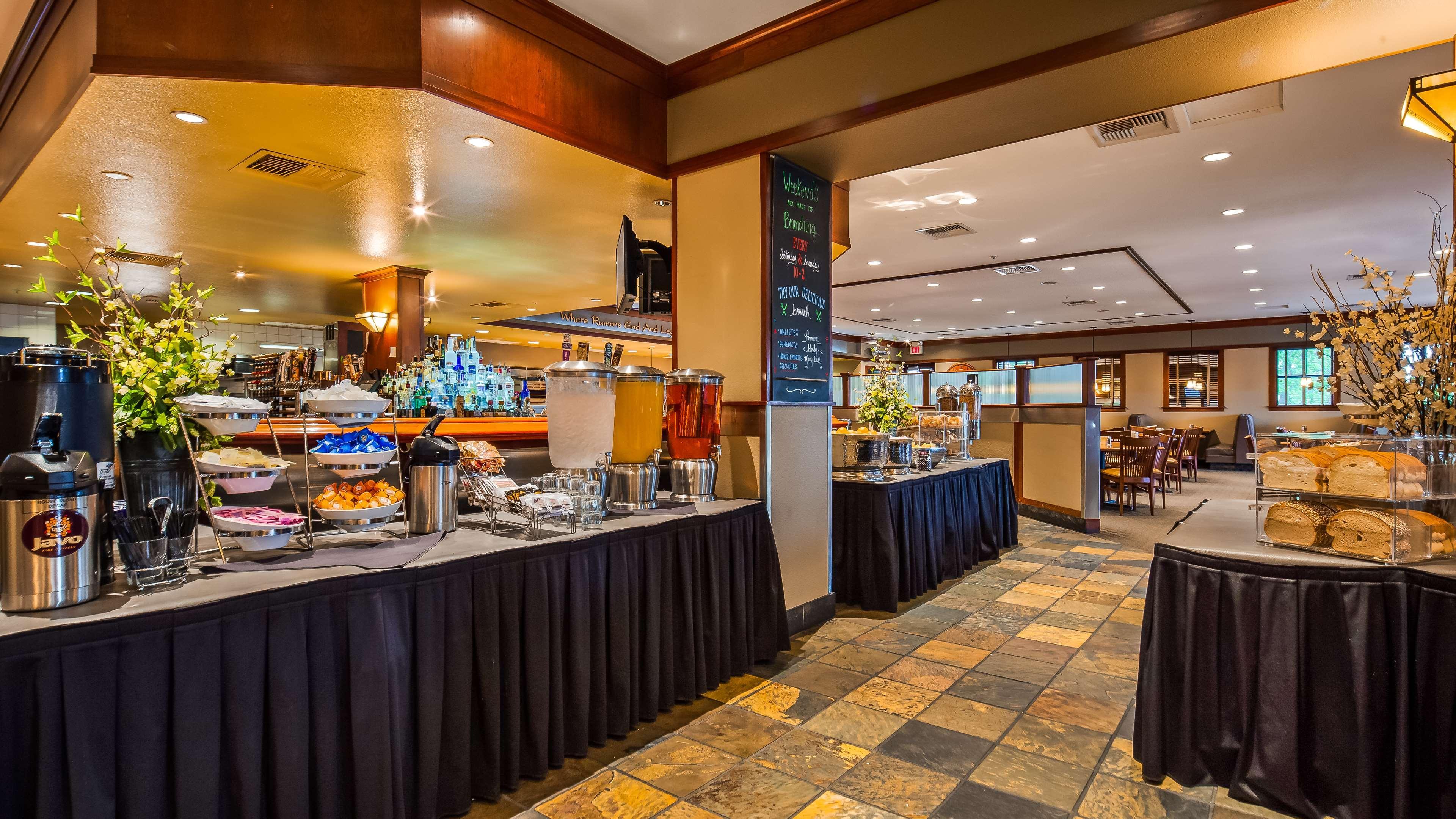Best Western Plus Hilltop Inn Redding Ngoại thất bức ảnh