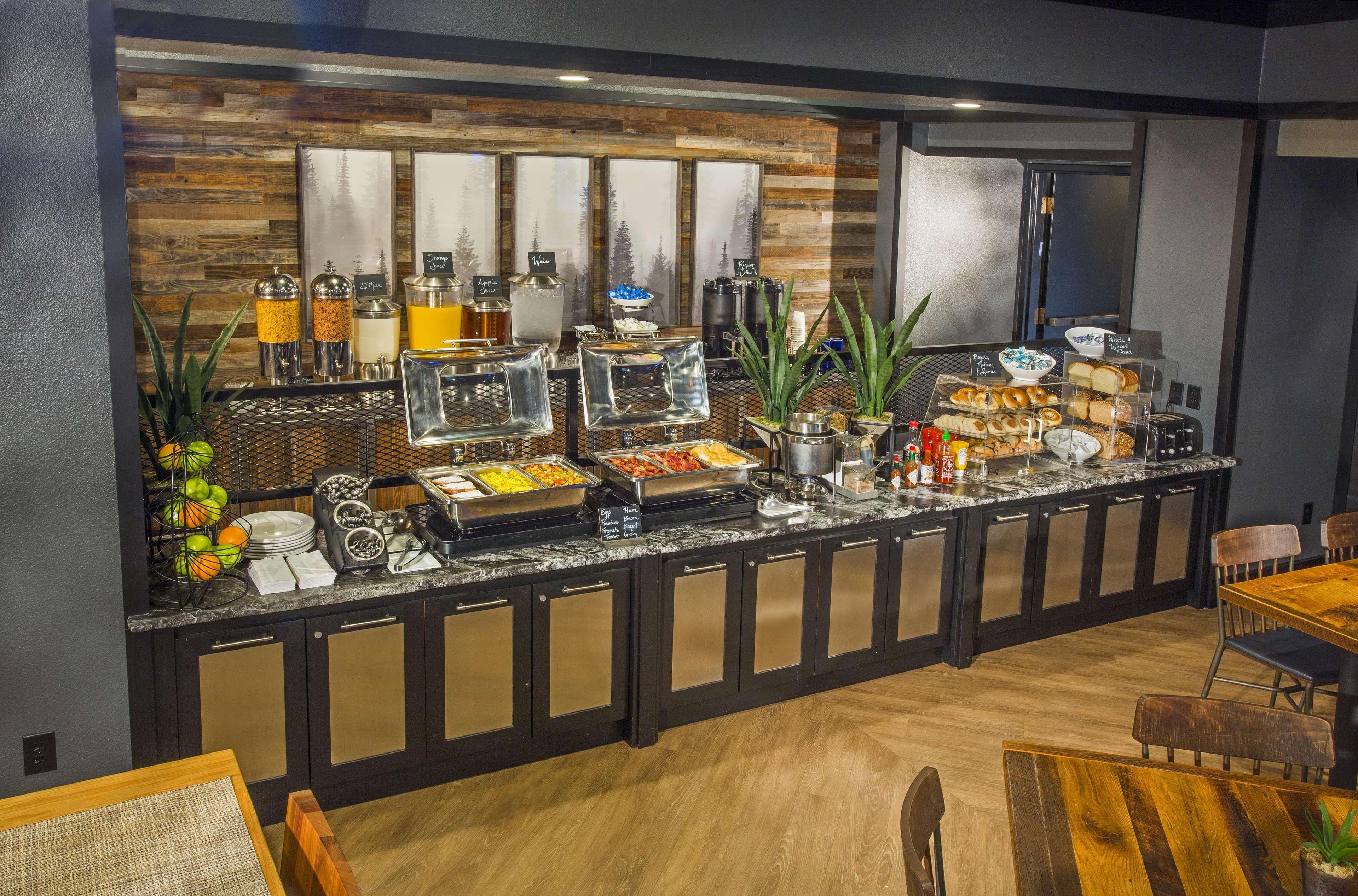 Best Western Plus Hilltop Inn Redding Ngoại thất bức ảnh